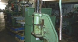 UNBEKANNT GUSSAUSFUEHRUNG, Prismafuehrung-Guss, SCREW, PRESSES